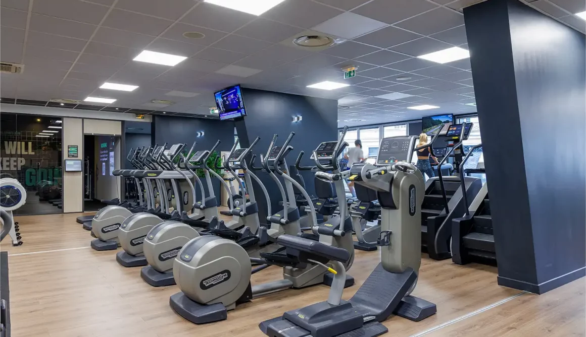 salle-de-sport-puteaux-1 salle-de-sport-puteaux-1
